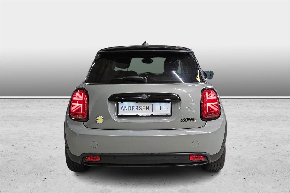 MINI Cooper SE Essential 3d