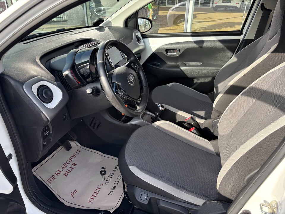 Toyota Aygo 1,0 VVT-i x-play x-shift 5d