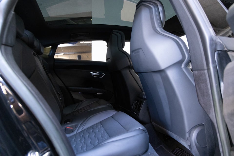 Audi e-tron GT quattro 4d