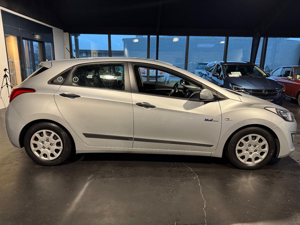 Hyundai i30 1,6 CRDi 110 Comfort Eco 5d