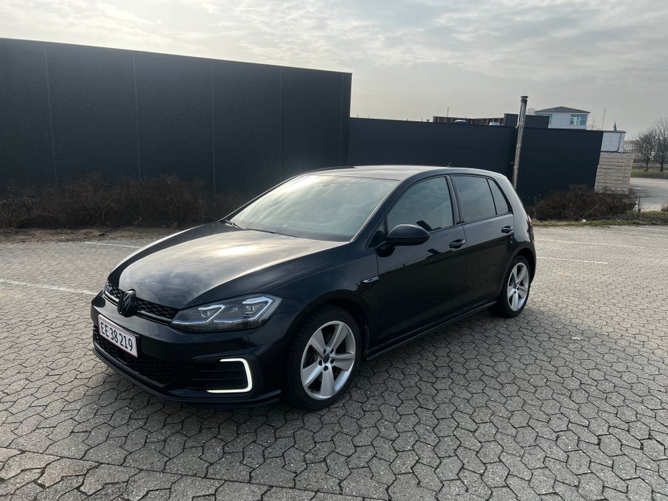 VW Golf VII 1,4 GTE DSG 5d