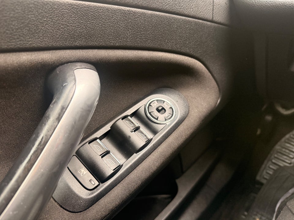 Ford Mondeo 2,0 TDCi 115 Titanium stc. 5d