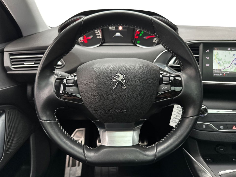 Peugeot 308 1,5 BlueHDi 130 Prestige Sky 5d