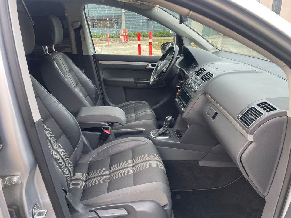 VW Touran 1,6 TDi 105 Comfortline DSG BM Van 5d