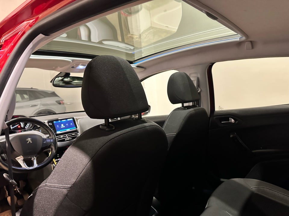 Peugeot 208 1,5 BlueHDi 100 Infinity Sky 5d