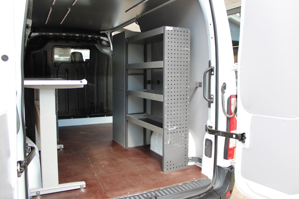 Nissan NV400 2,3 dCi 150 L2H2 Kassevogn
