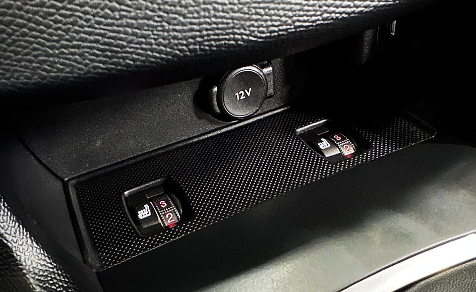 Peugeot 308 1,5 BlueHDi 130 Prestige SW 5d