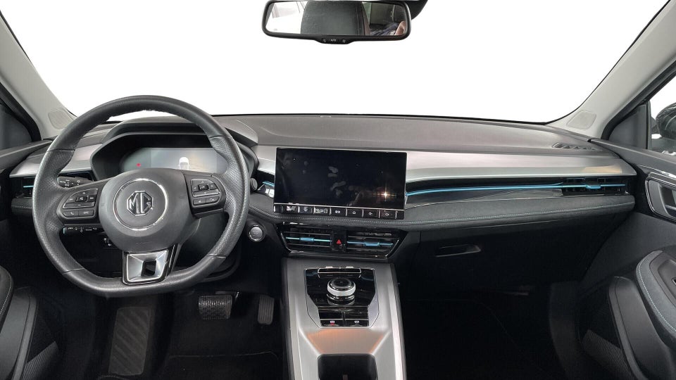 MG MG5 61 Luxury 5d