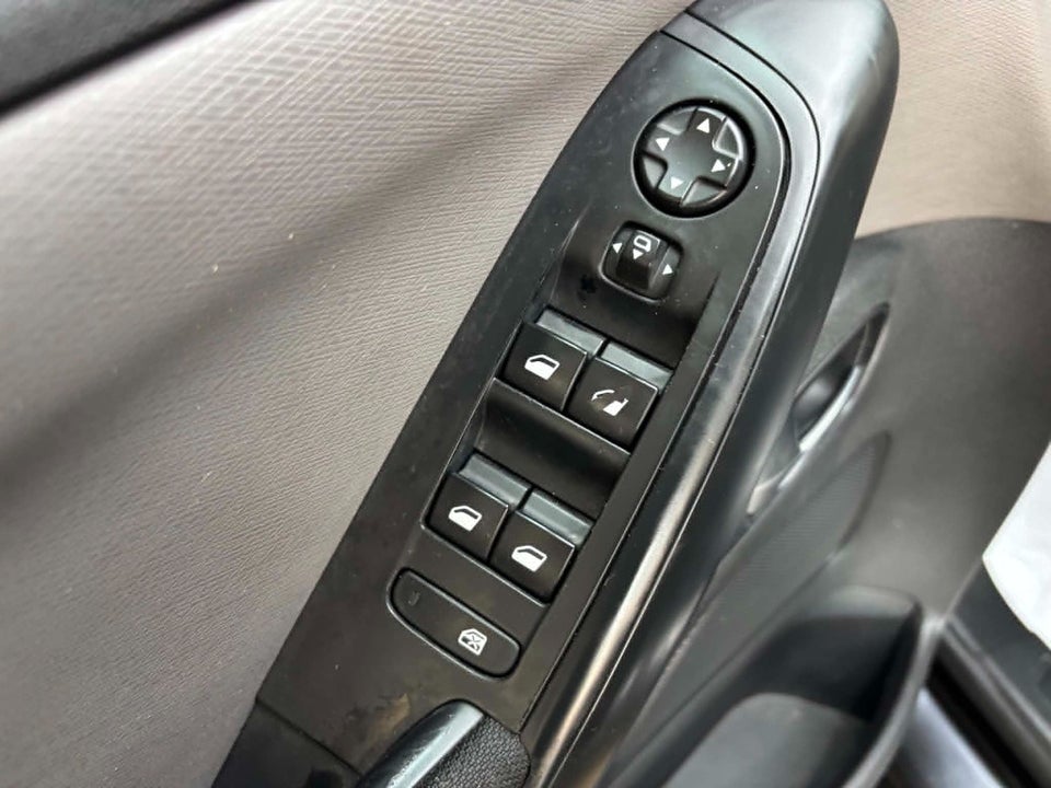 Citroën Grand C4 Picasso 1,6 e-HDi 115 Attraction 5d