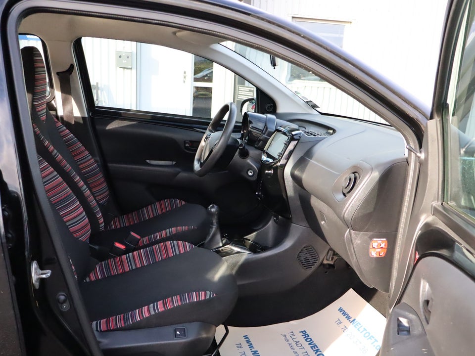 Citroën C1 1,0 VTi Street+ 5d