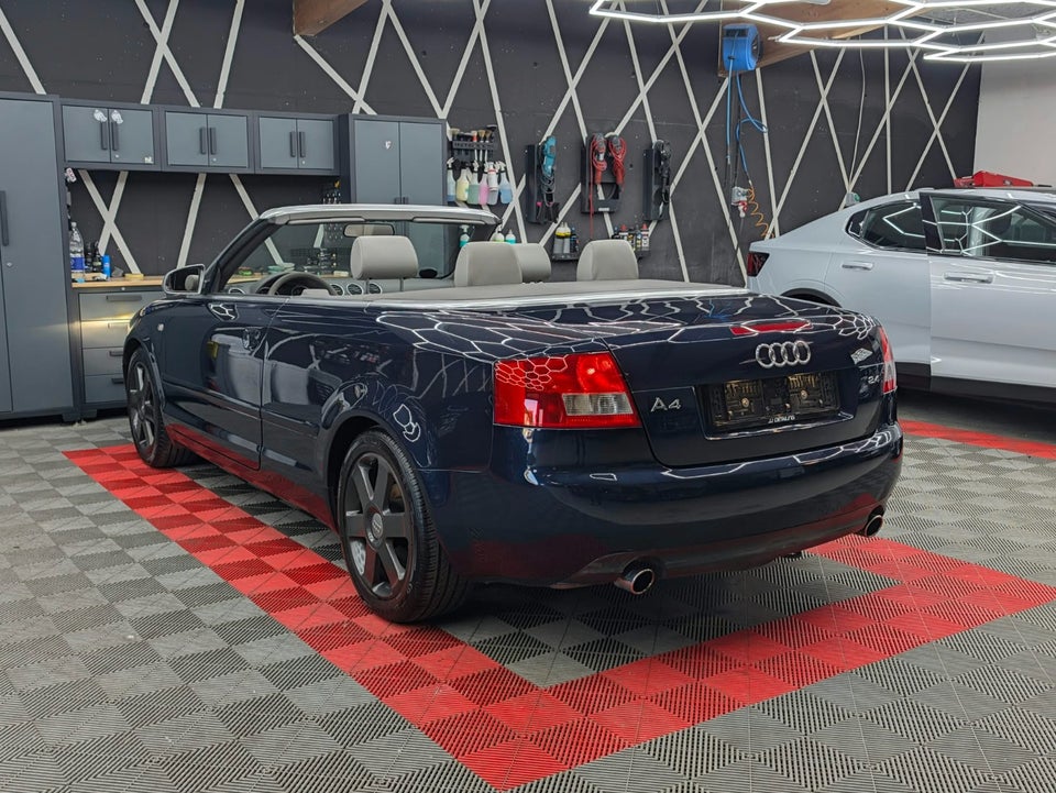 Audi A4 2,4 V6 Cabriolet Multitr. 2d