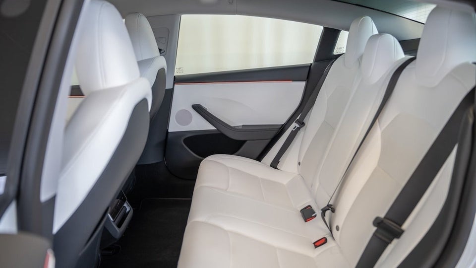 Tesla Model 3 RWD 4d