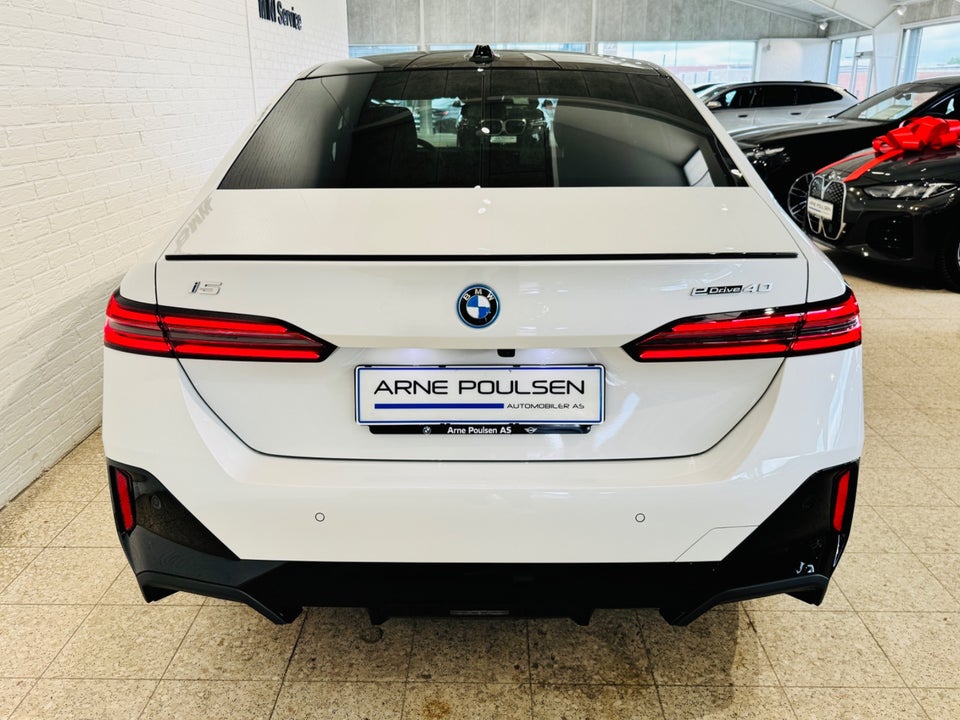 BMW i5 eDrive40 Fully Charged M-Sport 4d