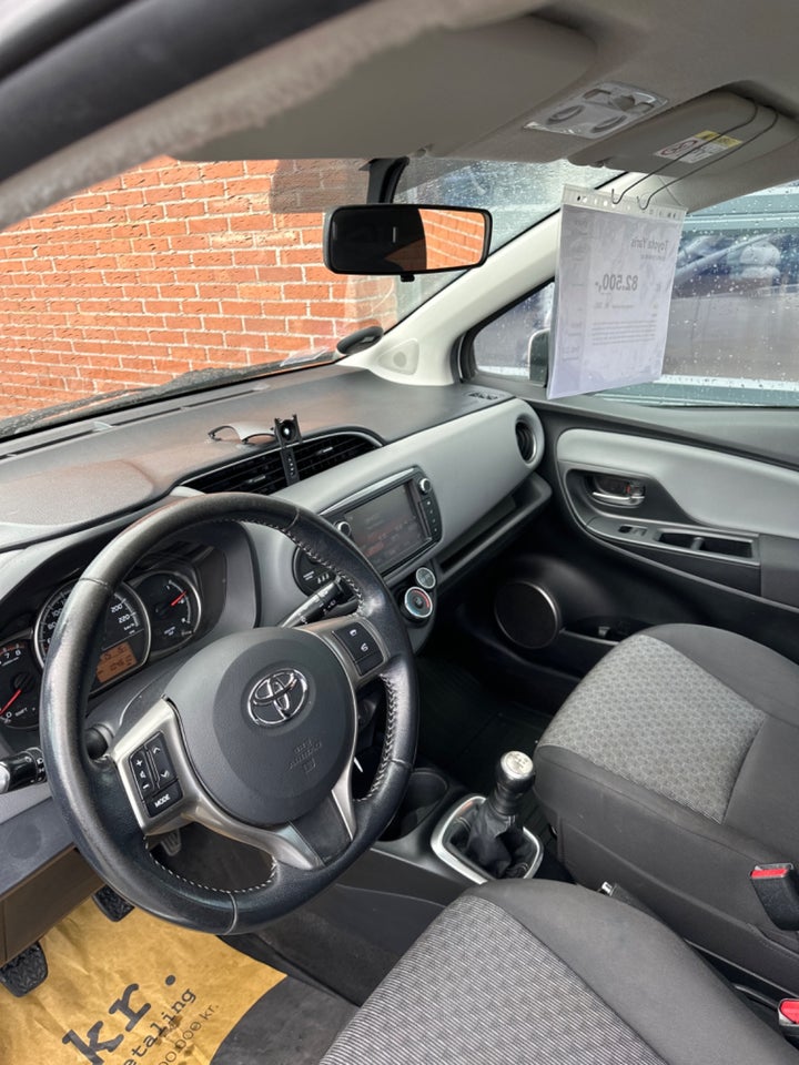 Toyota Yaris 1,0 VVT-i T2 Komfort 5d