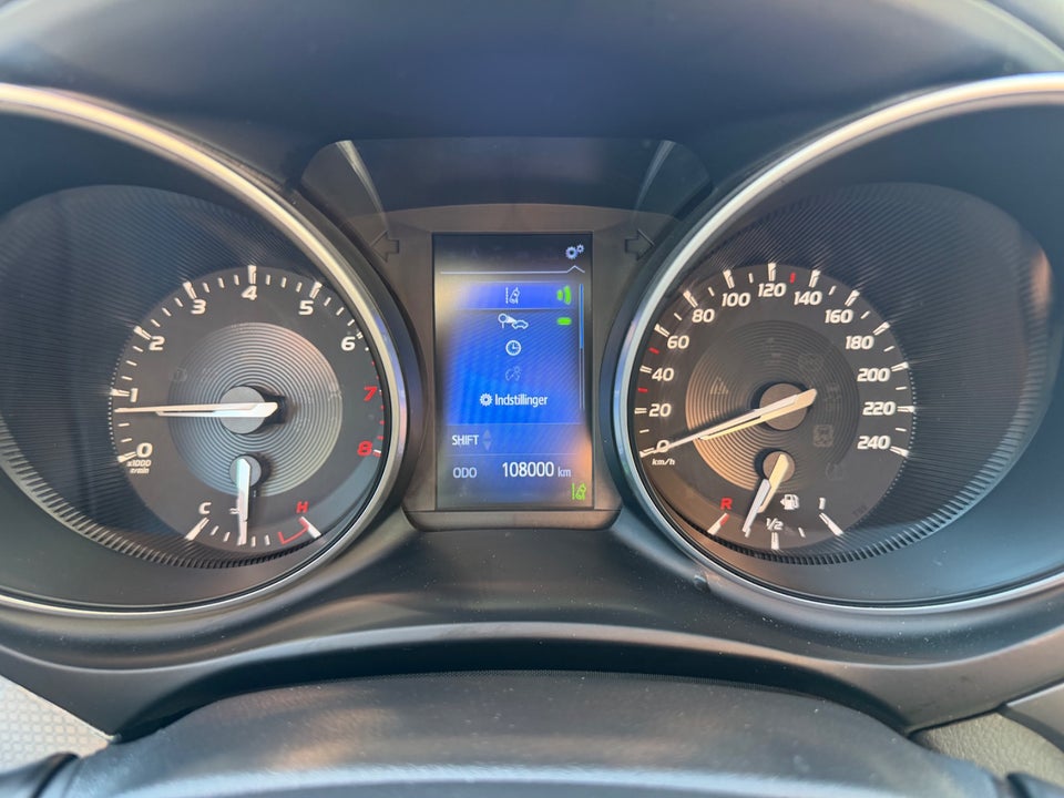 Toyota Avensis 1,8 VVT-i T2 Premium Touring Sports 5d