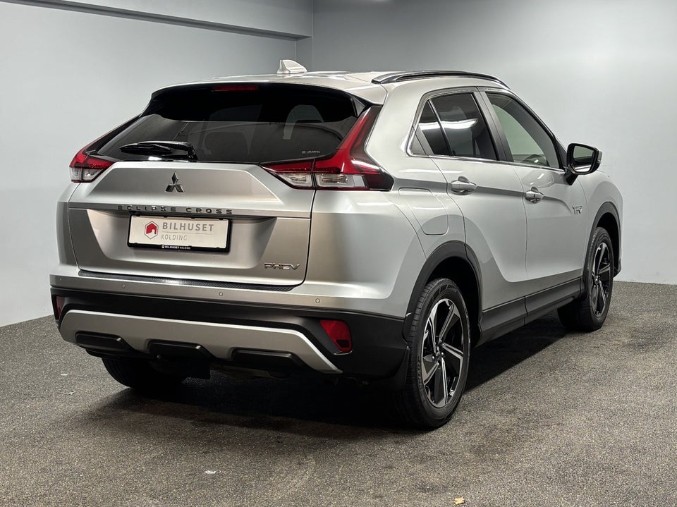 Mitsubishi Eclipse Cross 2,4 PHEV Intense CVT 4WD 5d