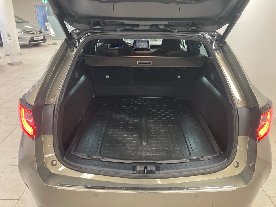 Toyota Corolla 1,8 Hybrid H3 Premium Touring Sports MDS 5d