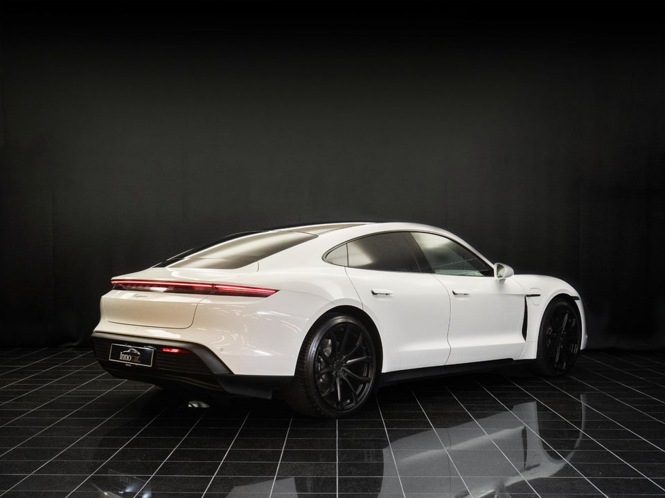 Porsche Taycan Performance+ 4d
