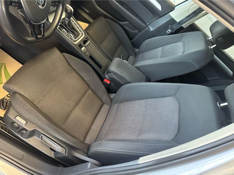 VW Passat 1,6 TDi 120 Comfortline Variant DSG 5d