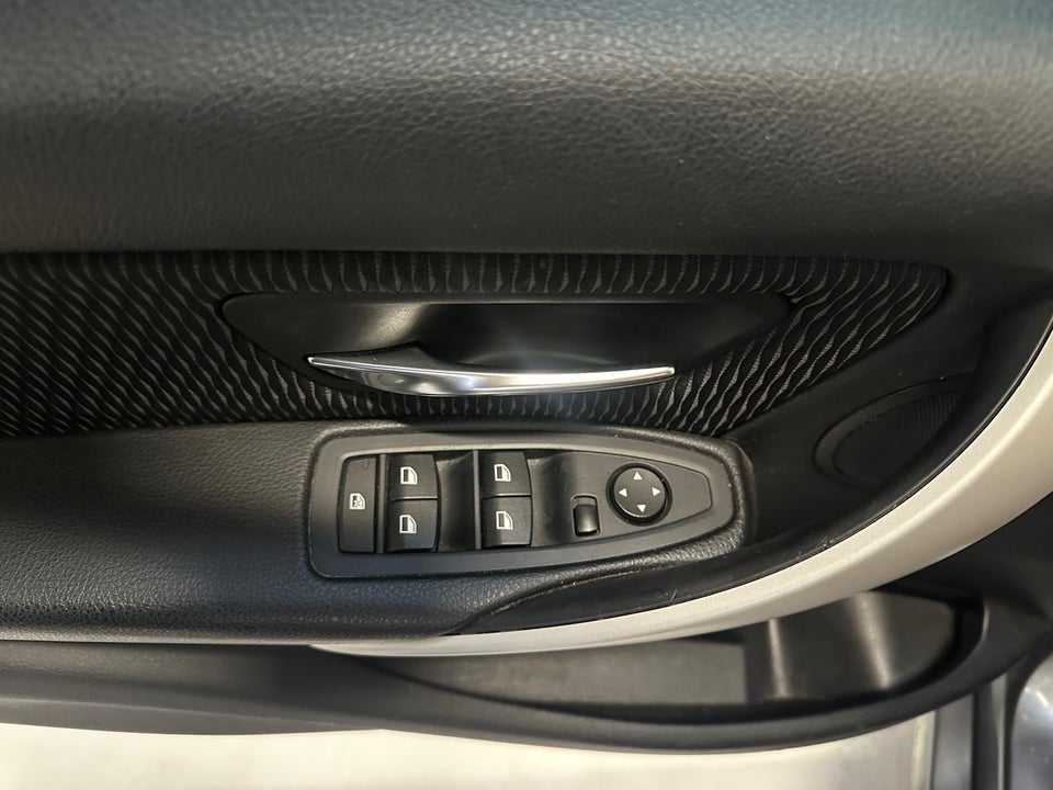 BMW 320d 2,0 Touring aut. 5d