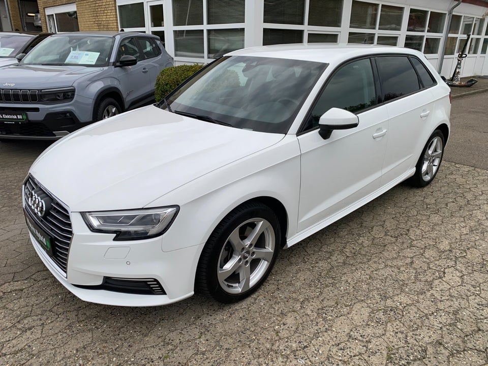 Audi A3 1,4 e-tron Sportback S-tr. 5d