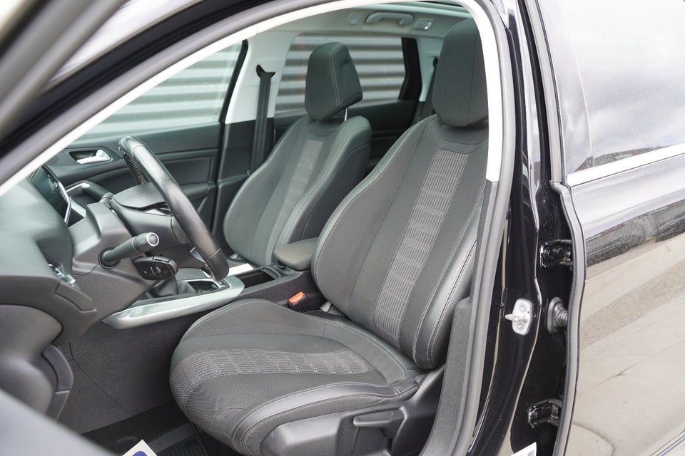 Peugeot 308 1,5 BlueHDi 130 Allure Sky SW 5d