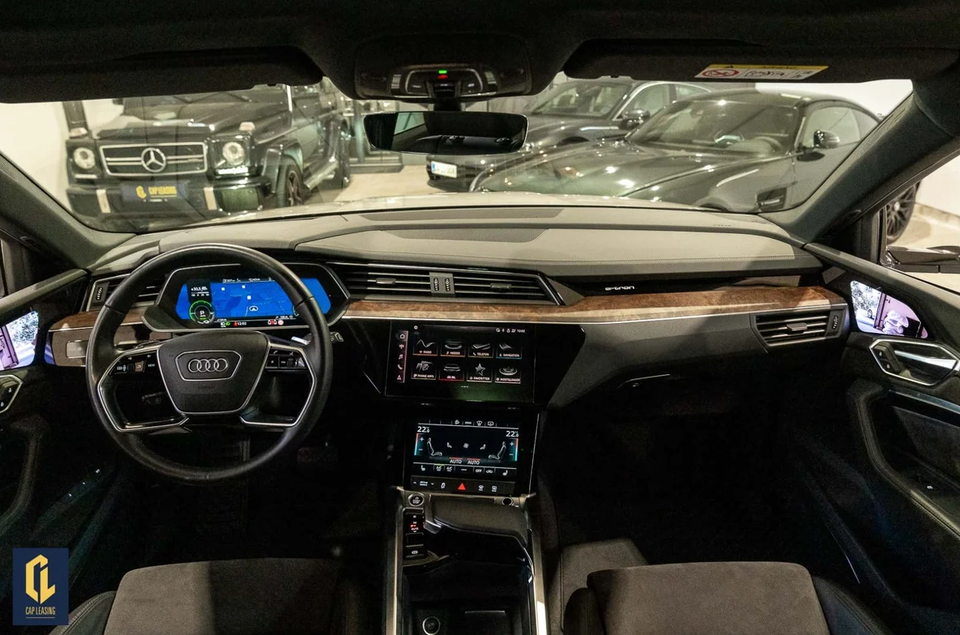 Audi e-tron 55 quattro 5d