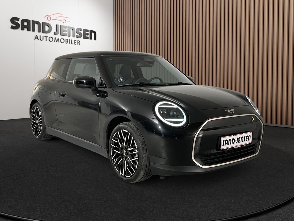 MINI Cooper SE Favoured Trim M 3d