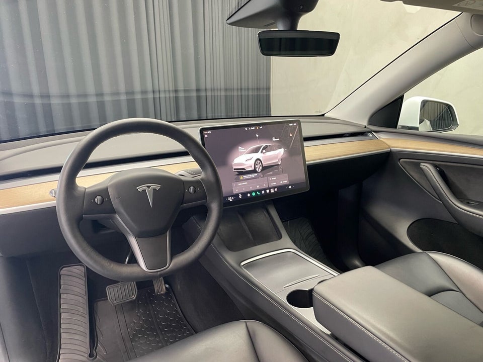 Tesla Model Y Long Range AWD 5d