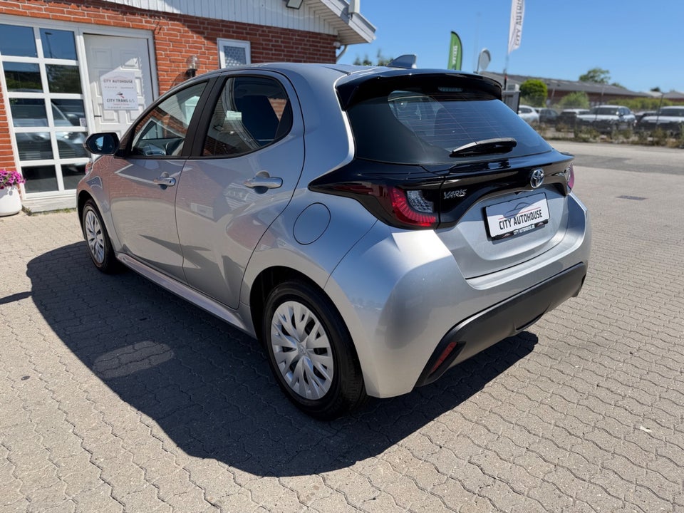 Toyota Yaris 1,5 Hybrid H3 e-CVT 5d
