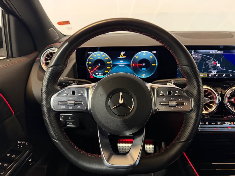 Mercedes EQA300 AMG Line 4Matic 5d