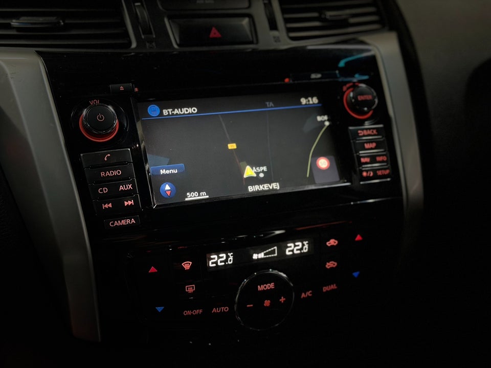 Nissan Navara 2,3 dCi 190 Db.Kab Tekna aut. 4d