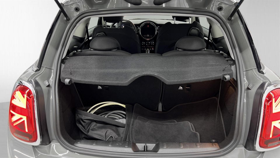 MINI Cooper SE Essential 3d