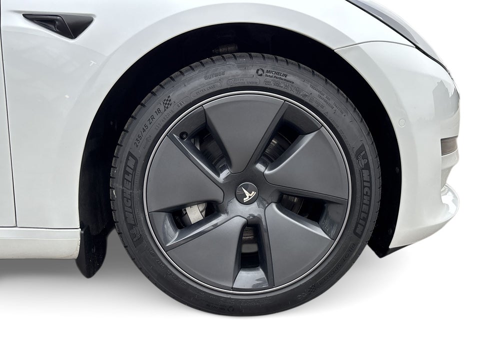 Tesla Model 3 Long Range AWD 4d