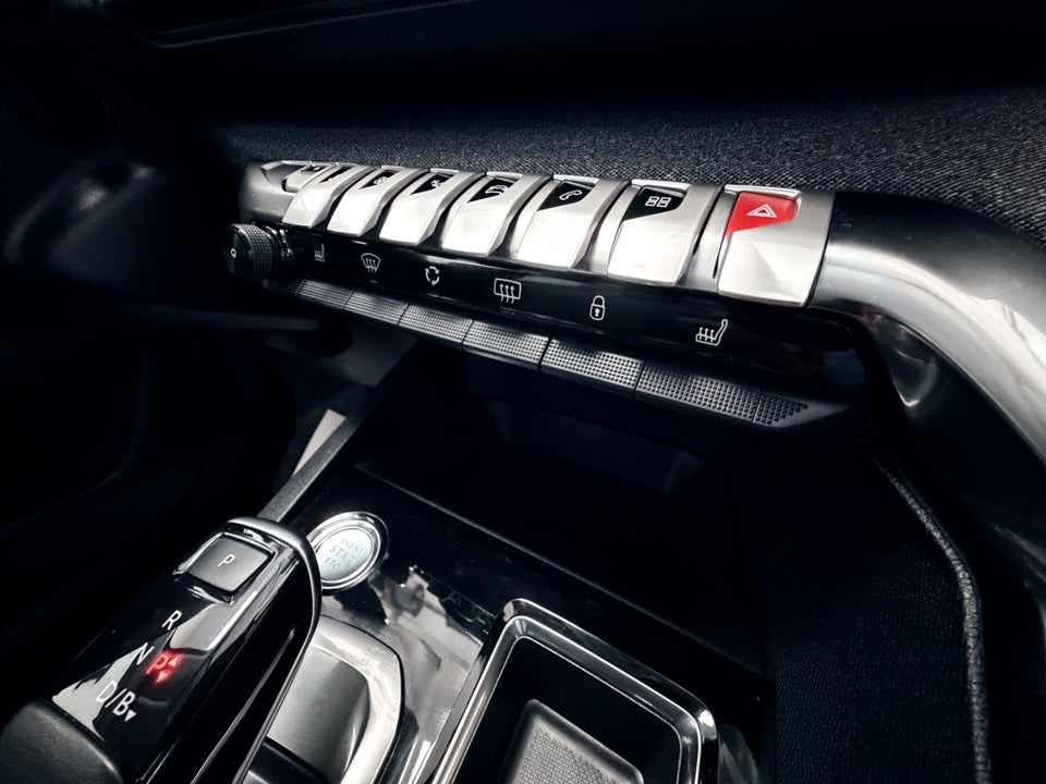 Peugeot 3008 1,6 Hybrid Allure Pack EAT8 5d