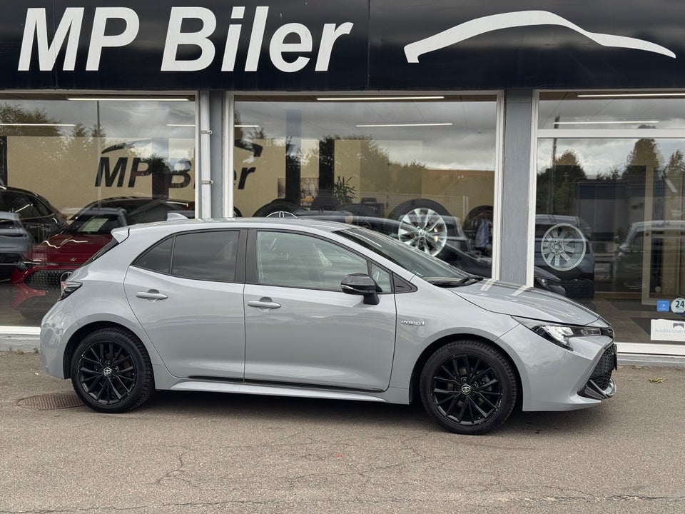 Toyota Corolla 1,8 Hybrid Premium Smart Design MDS 5d