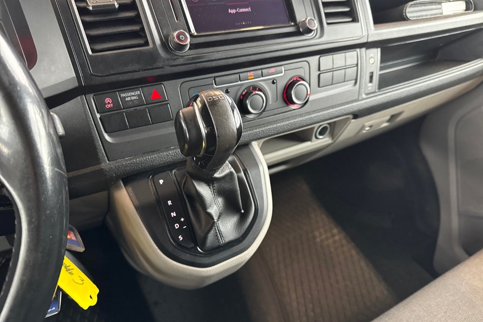 VW Transporter 2,0 TDi 150 Kassevogn DSG lang