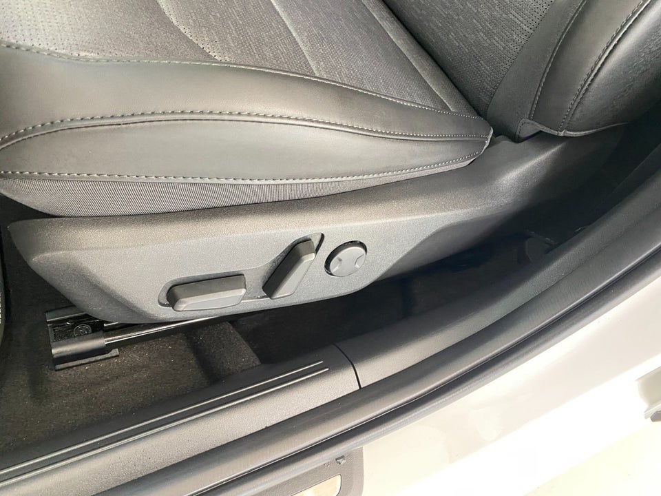 Kia Niro 64 EV Upgrade 5d