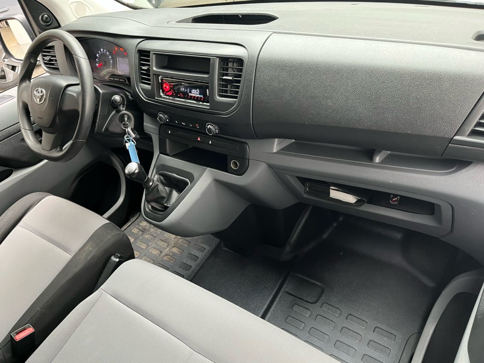 Toyota ProAce 1,6 D 95 Compact Base 5d