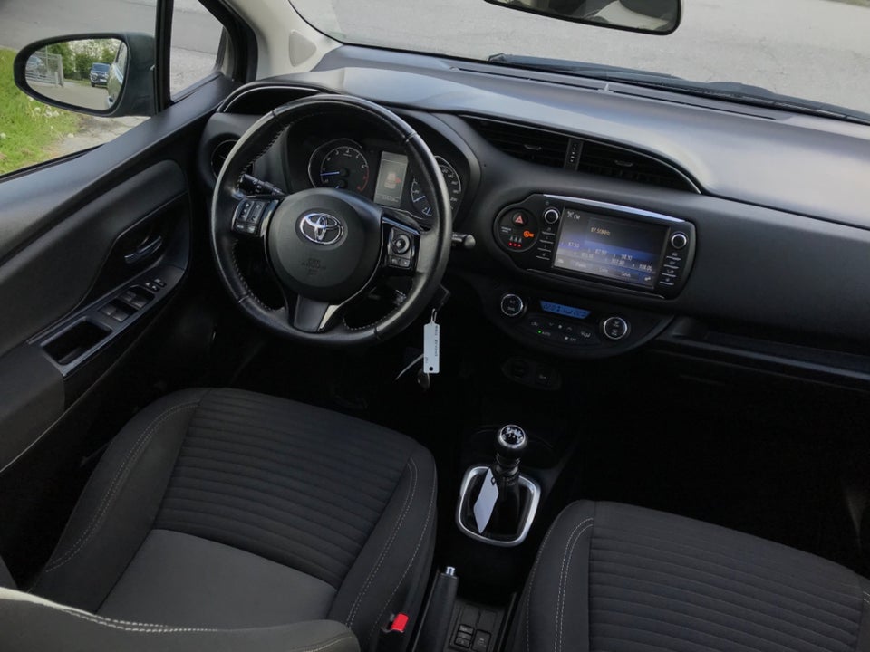 Toyota Yaris 1,5 VVT-i T2 5d