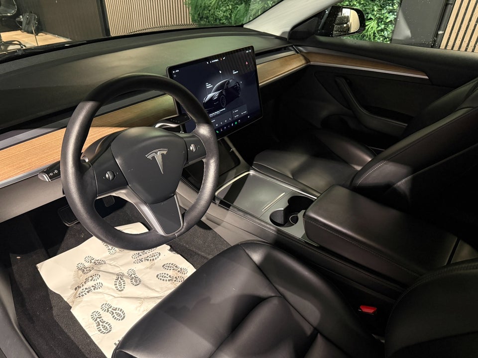 Tesla Model 3 RWD 4d