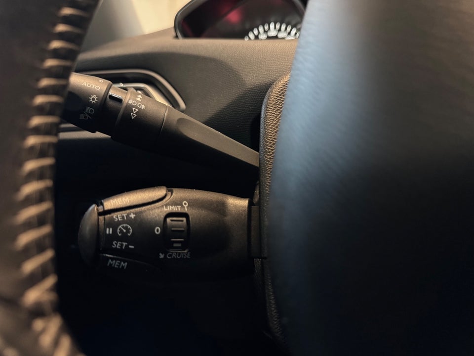 Peugeot 308 1,5 BlueHDi 130 Active 5d