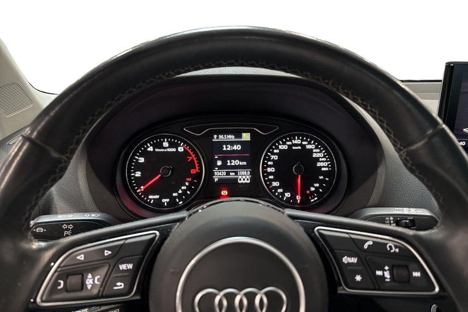 Audi Q2 35 TFSi Prestige S-tr. 5d