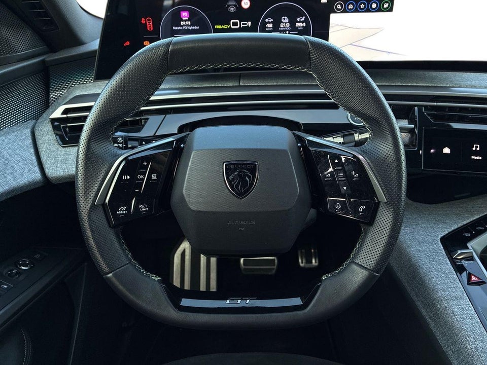 Peugeot e-3008 77 GT Pack 5d