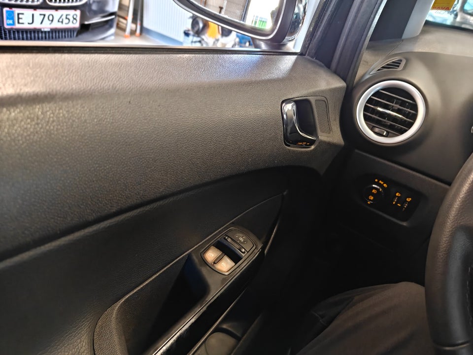 Opel Corsa 1,2 16V Cosmo 5d