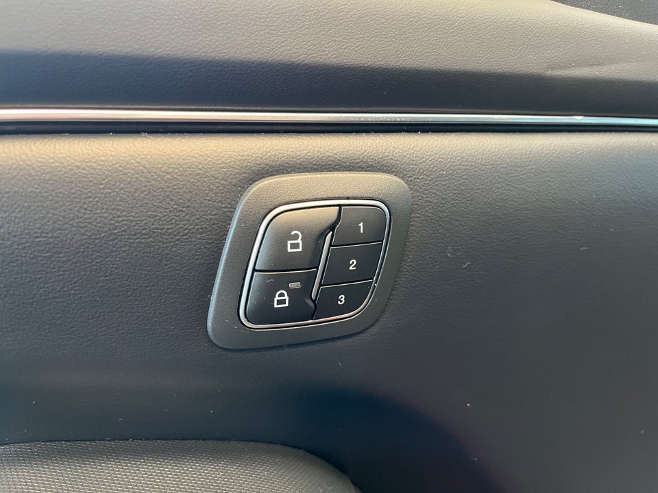 Ford Mustang Mach-E 75 Standard Range 5d