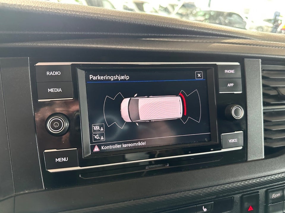 VW Transporter 2,0 TDi 150 Kassevogn lang