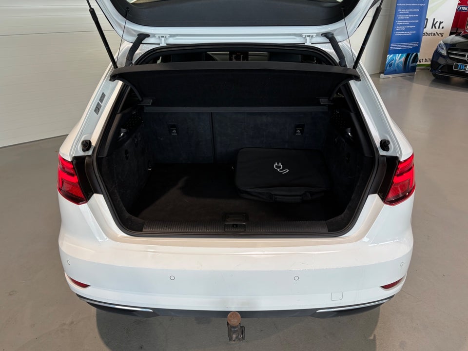 Audi A3 1,4 e-tron S-line Sportback S-tr. 5d
