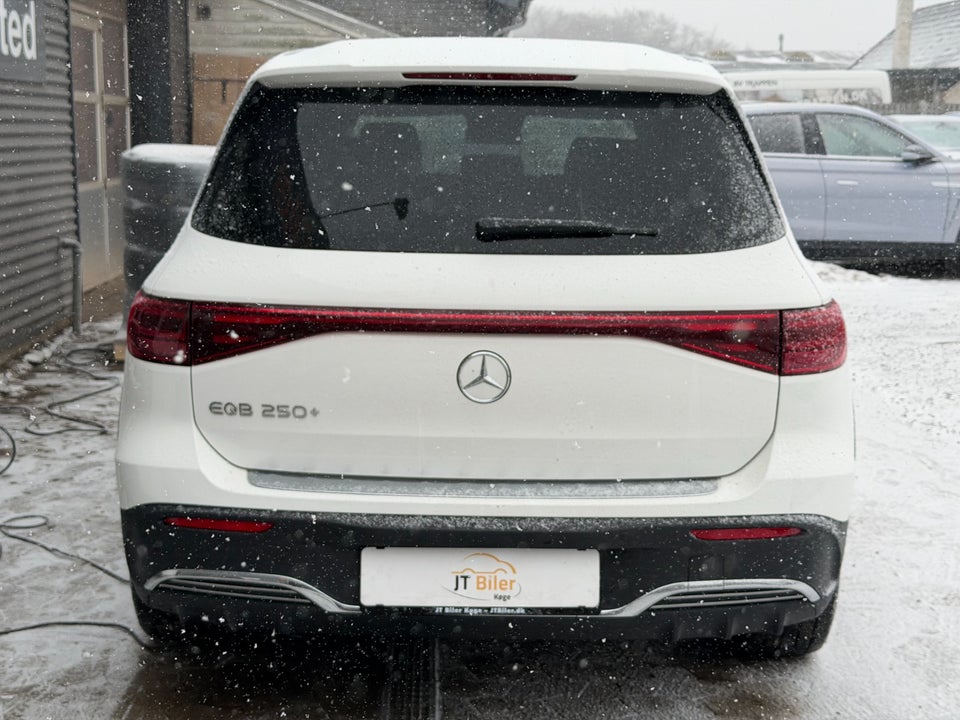 Mercedes EQB250+ AMG Line 5d