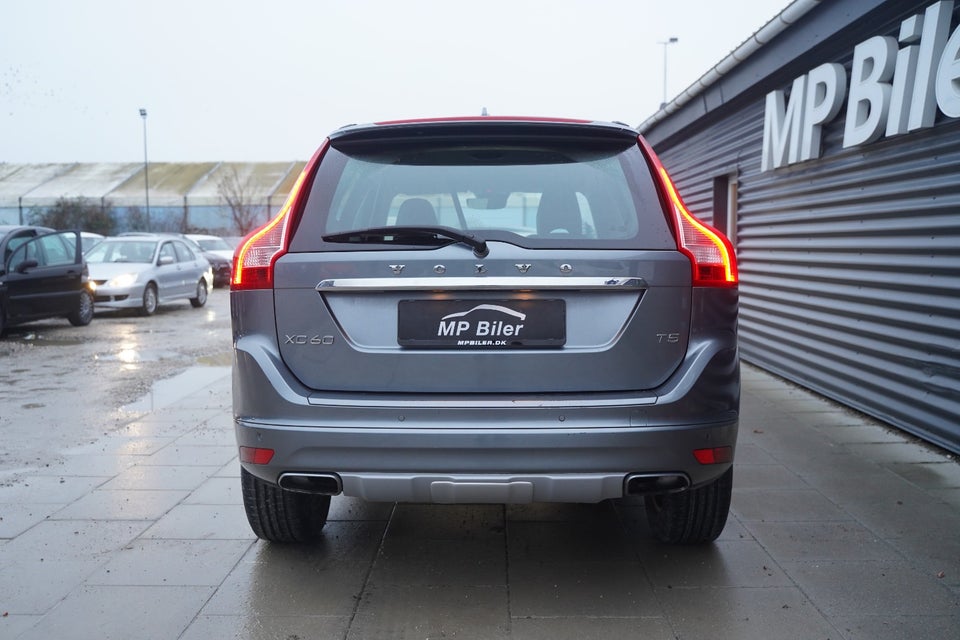 Volvo XC60 2,0 T5 245 Summum aut. Van 5d